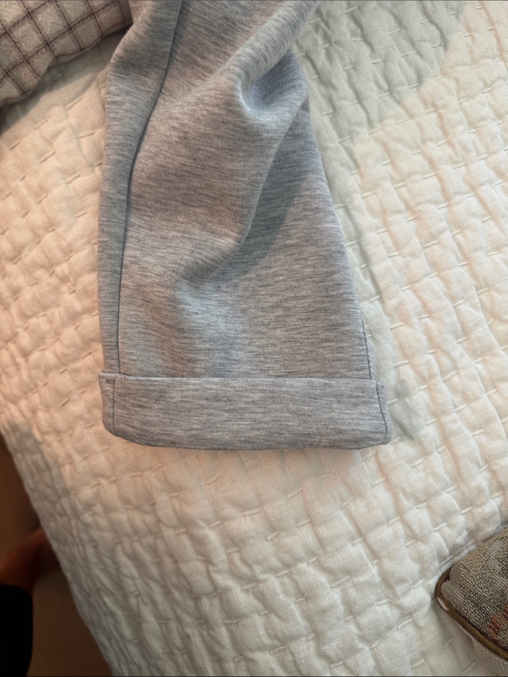 SPANX Women’s air essentials Light Gray Jogger - Picture 6 of 6